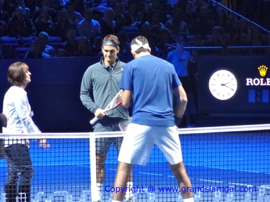 Federer and Del Potro at the start of their quarter-final during the World Tour Final